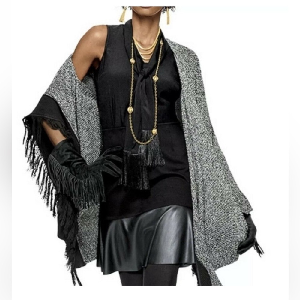 CAbi Pepper Cape Poncho Shawl Sweater Fringe Black White Boho Festival Grunge